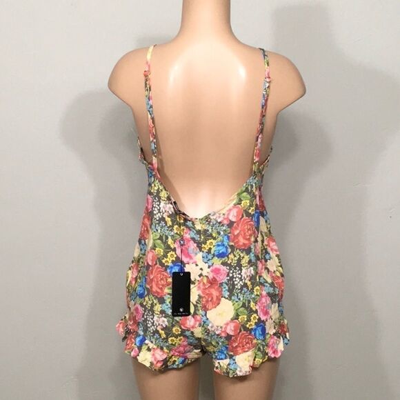 New. WILDFOX Flower Delivery romper. Medium - Picture 4 of 9